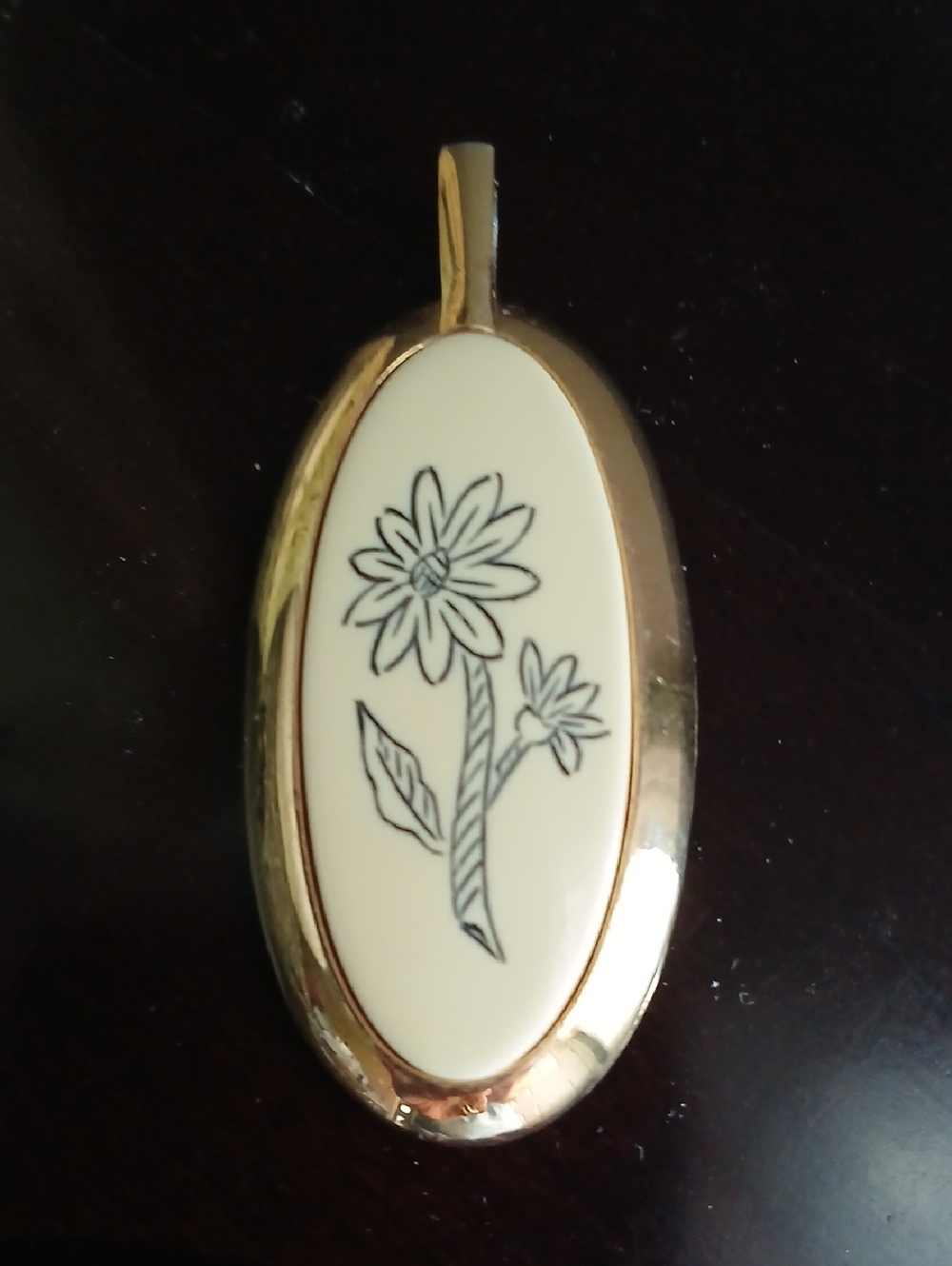 Caroline Vintage Black & Cream Pendant.